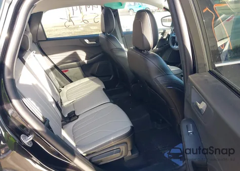 2025 Ford Escape Platinum z USA, uszkodzony, nr VIN 1FMCU9JA4SUA67074